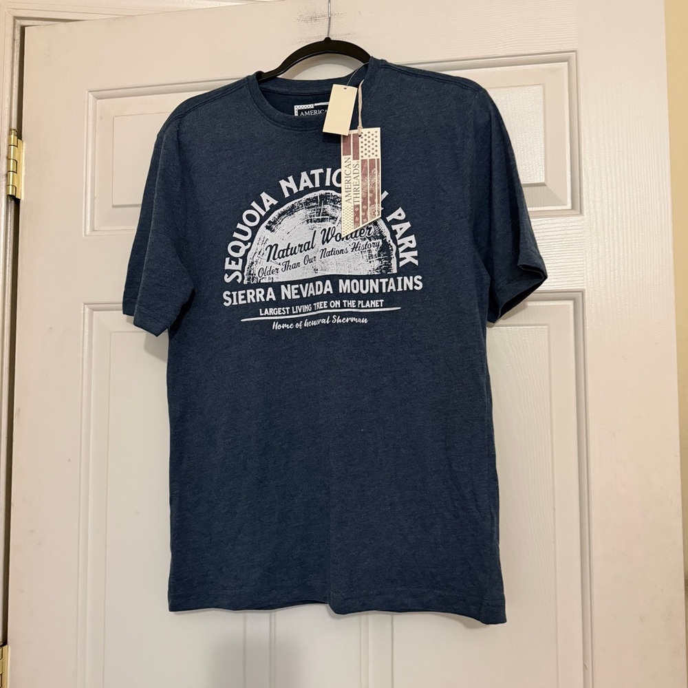 NWT American Threads Sequoia National Park Navy Blue Graphic T-Shirt Size Small